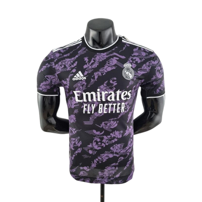 Camisa Real Madrid Clássico 22/23 Jogador Adidas Masculina - Preta e Roxa