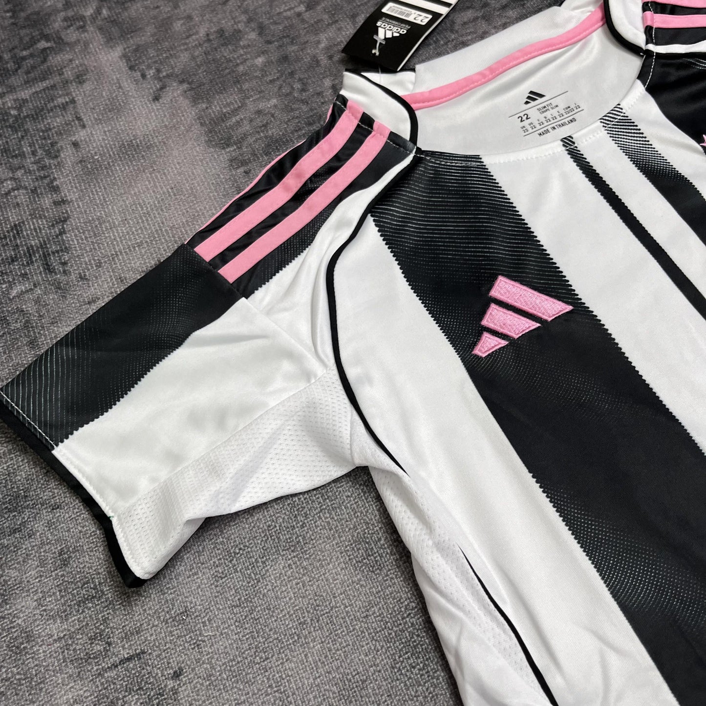 Conjunto Infantil Juventus Titular 25/26 - Preto e Rosa