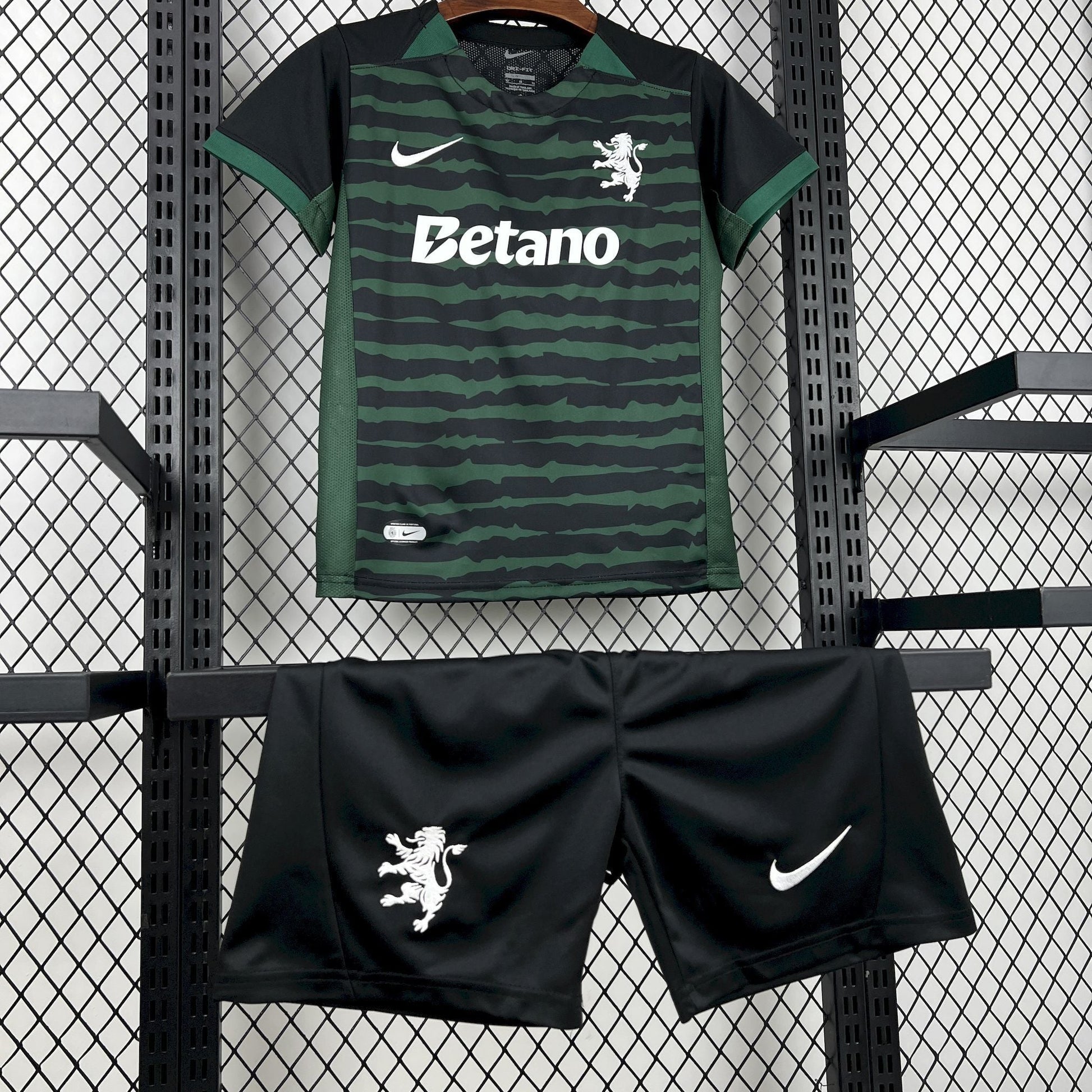 Conjunto Infantil Sporting CP 26/27 - Verde e Preto