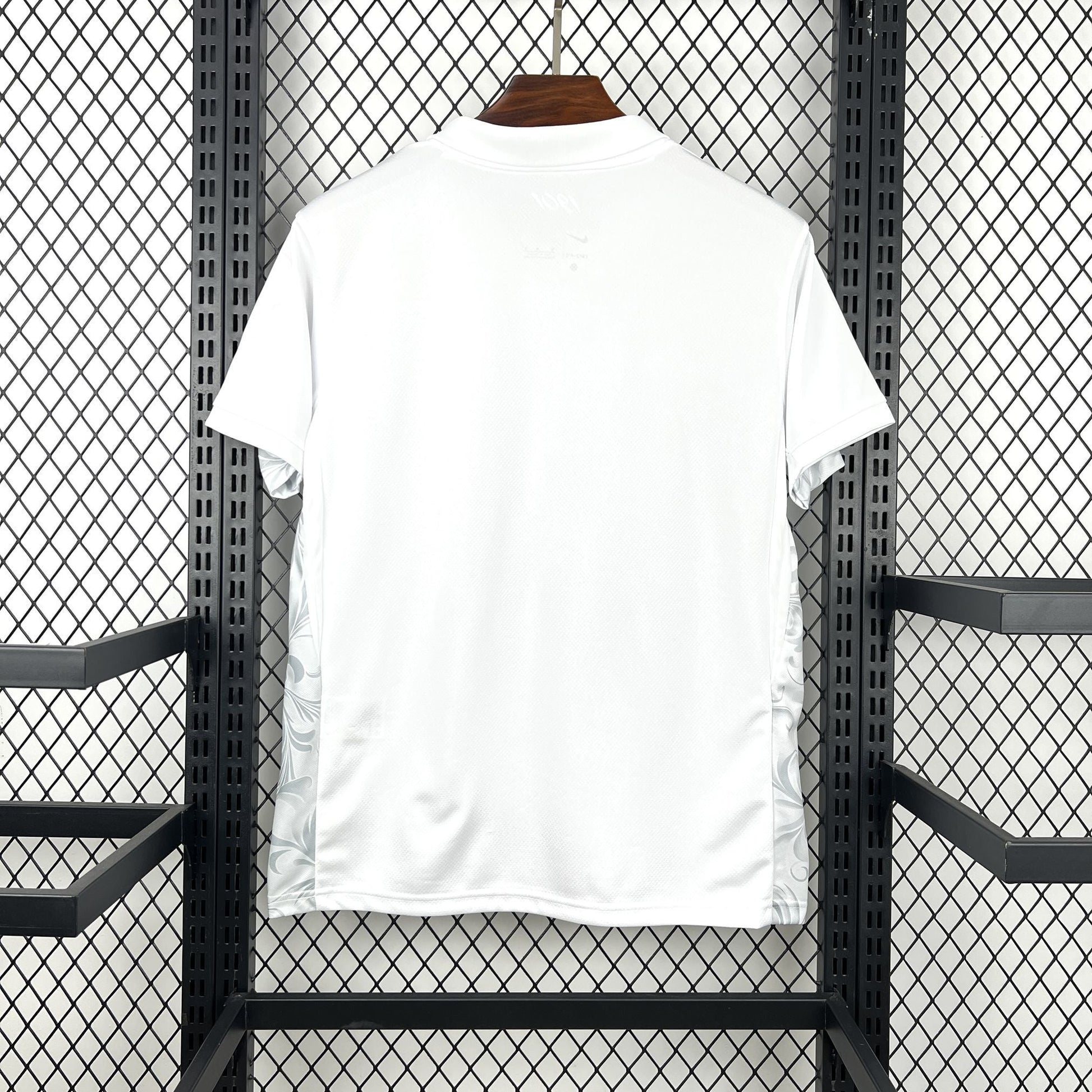 Camisa Tottenham 25/26 - 125th Aniversário