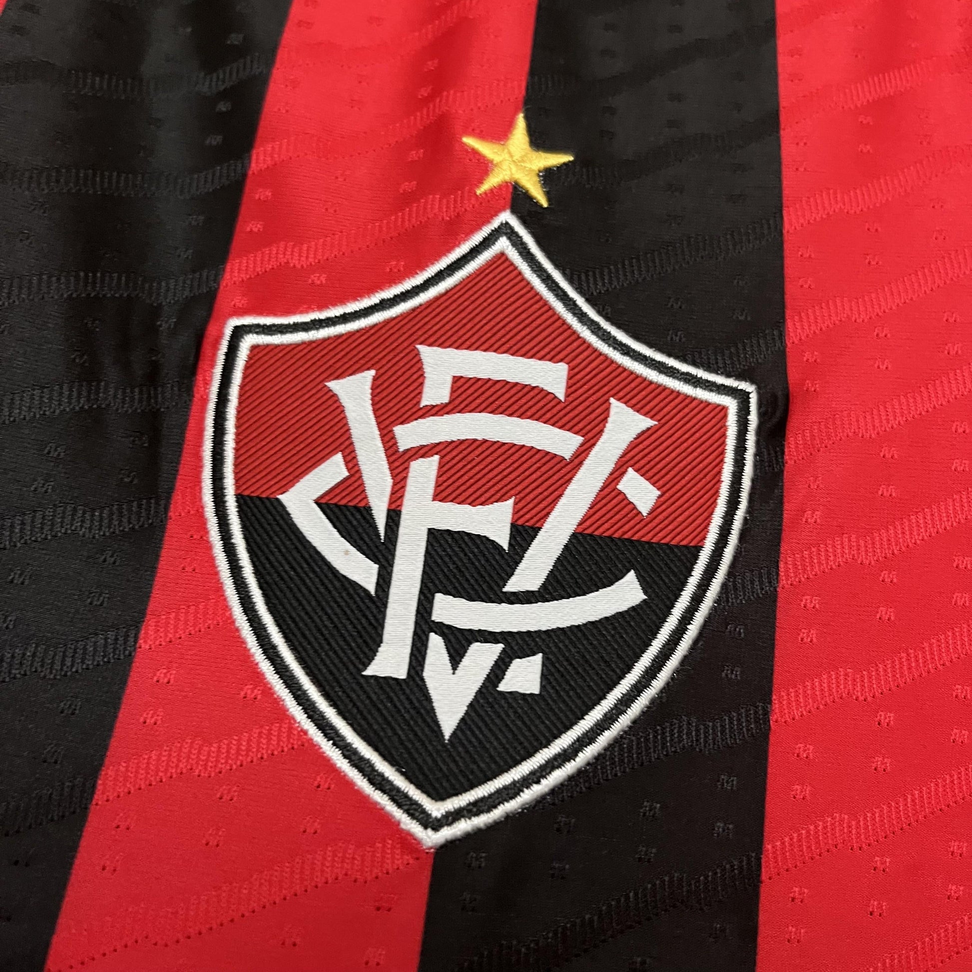 Camisa Vitória Titular 25/26 - Vermelha e Preta