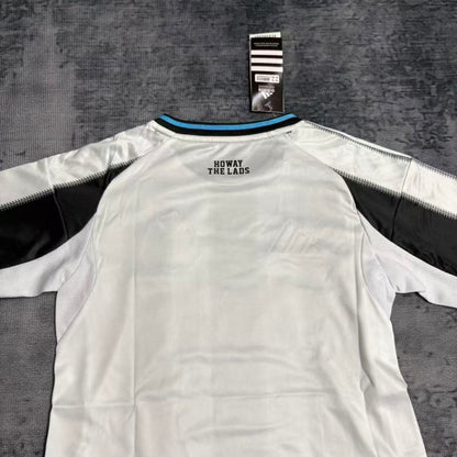 Conjunto Newcastle 25/26 Home - Branco e preto