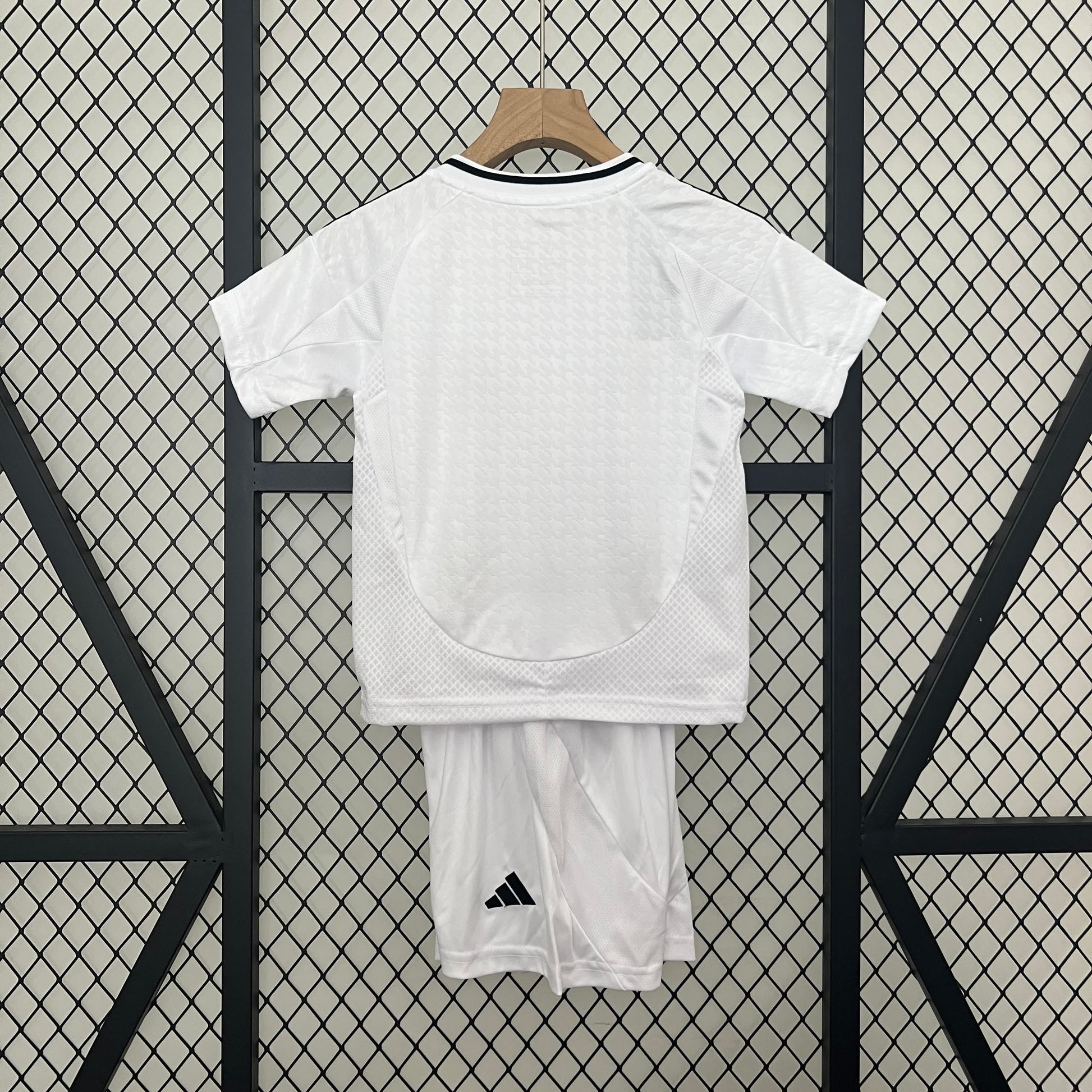 Conjunto Infantil Real Madrid I 24/25 - Branco