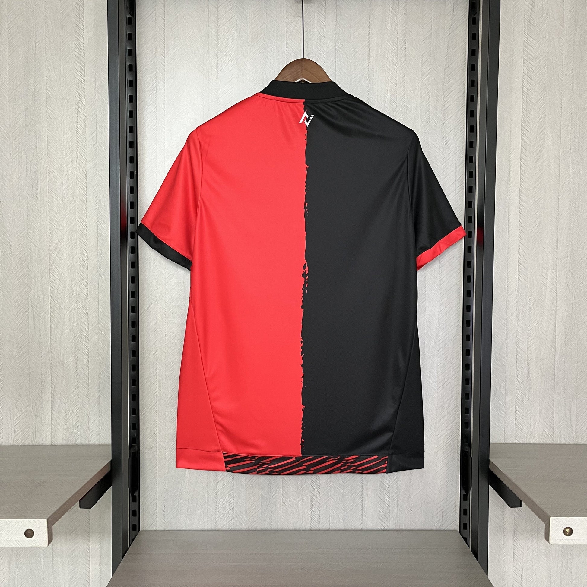 Camisa Vitória Edição Especial 25/26 - Vermelha e Preta Volt