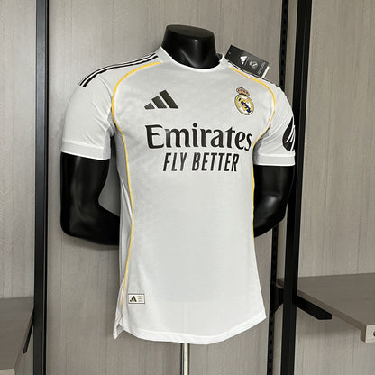 Camisa Real Madrid Titular 2025/26 - Versão Jogador Branco e Dourado