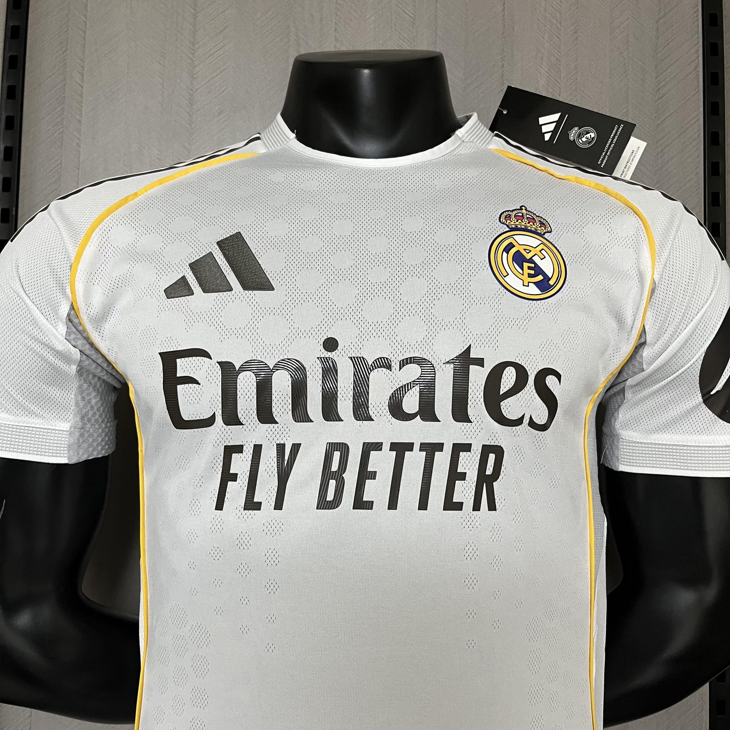 Camisa Real Madrid Titular 2025/26 - Versão Jogador Branco e Dourado