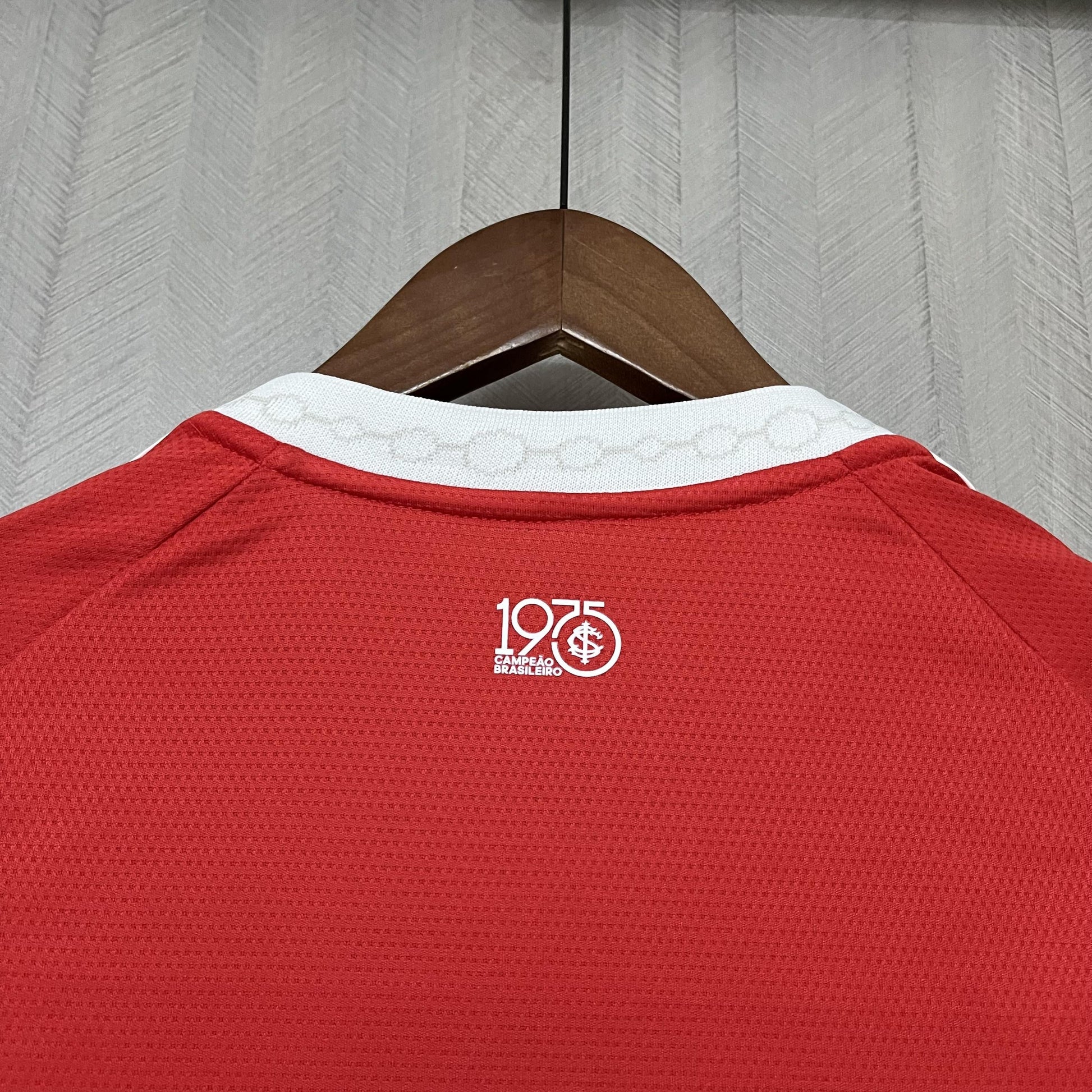 Camisa Internacional Titular 25/26 - Versão Feminina Baby Look