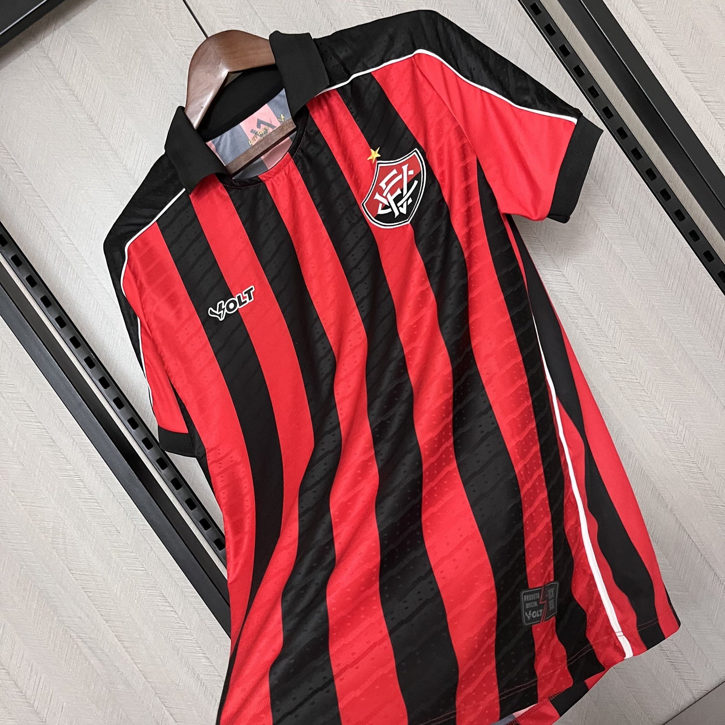 Camisa Vitória Titular 25/26 - Vermelha e Preta