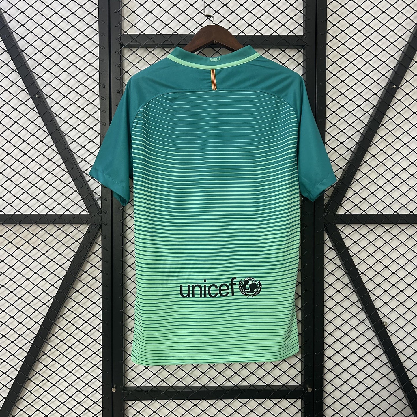 Camisa Barcelona III 16/17 - Versão Retro Verde
