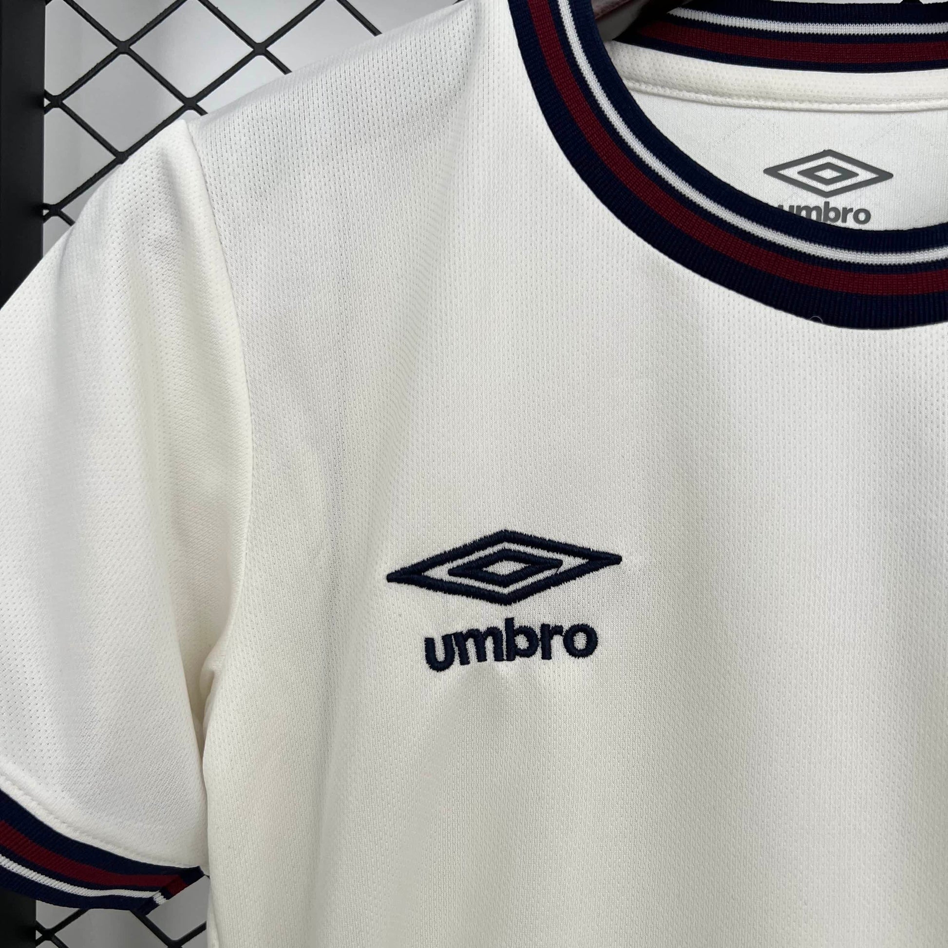 Conjunto West Ham 25/26 - Branca