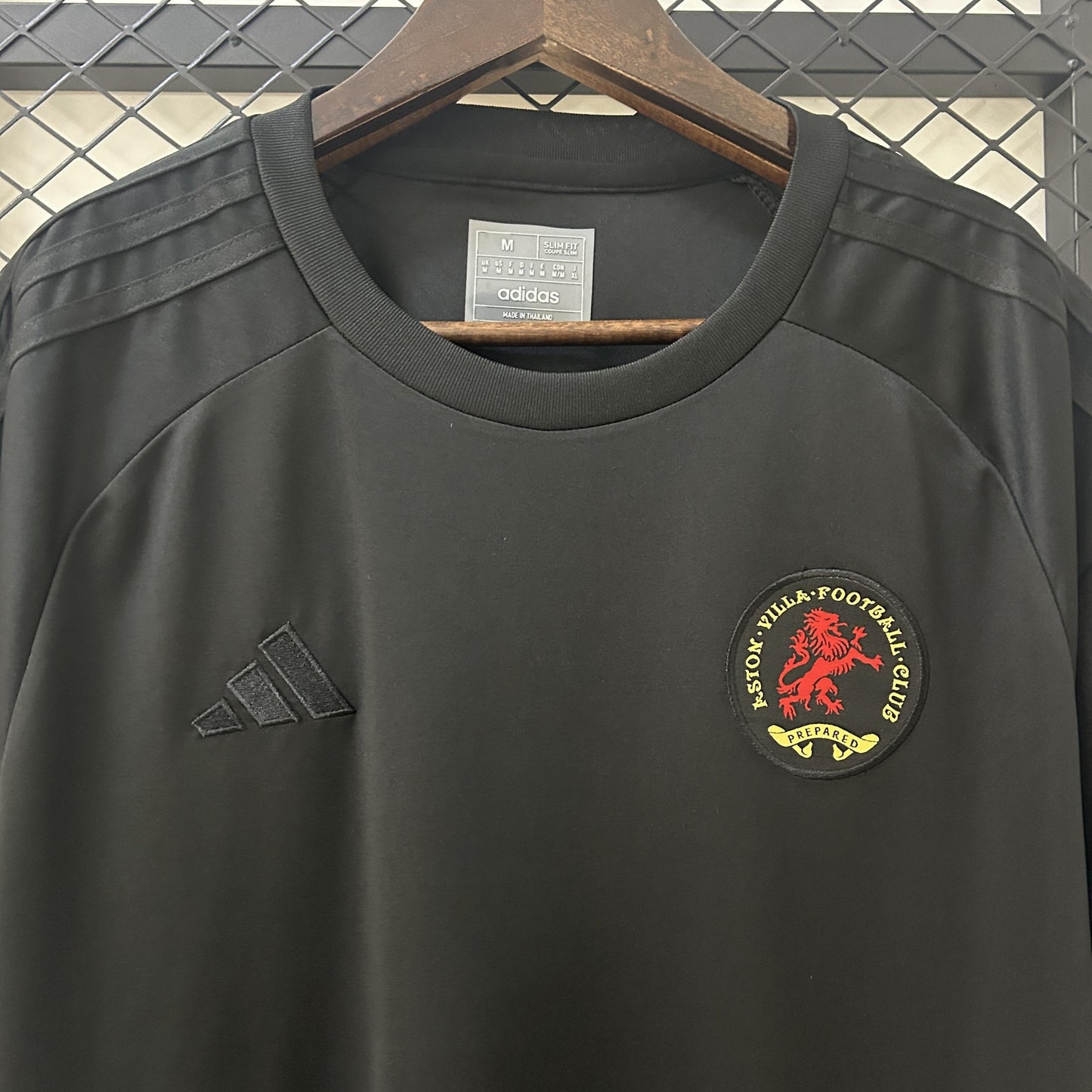 Camisa Aston Villa Edição Especial 25/26 - 125th Aniversário