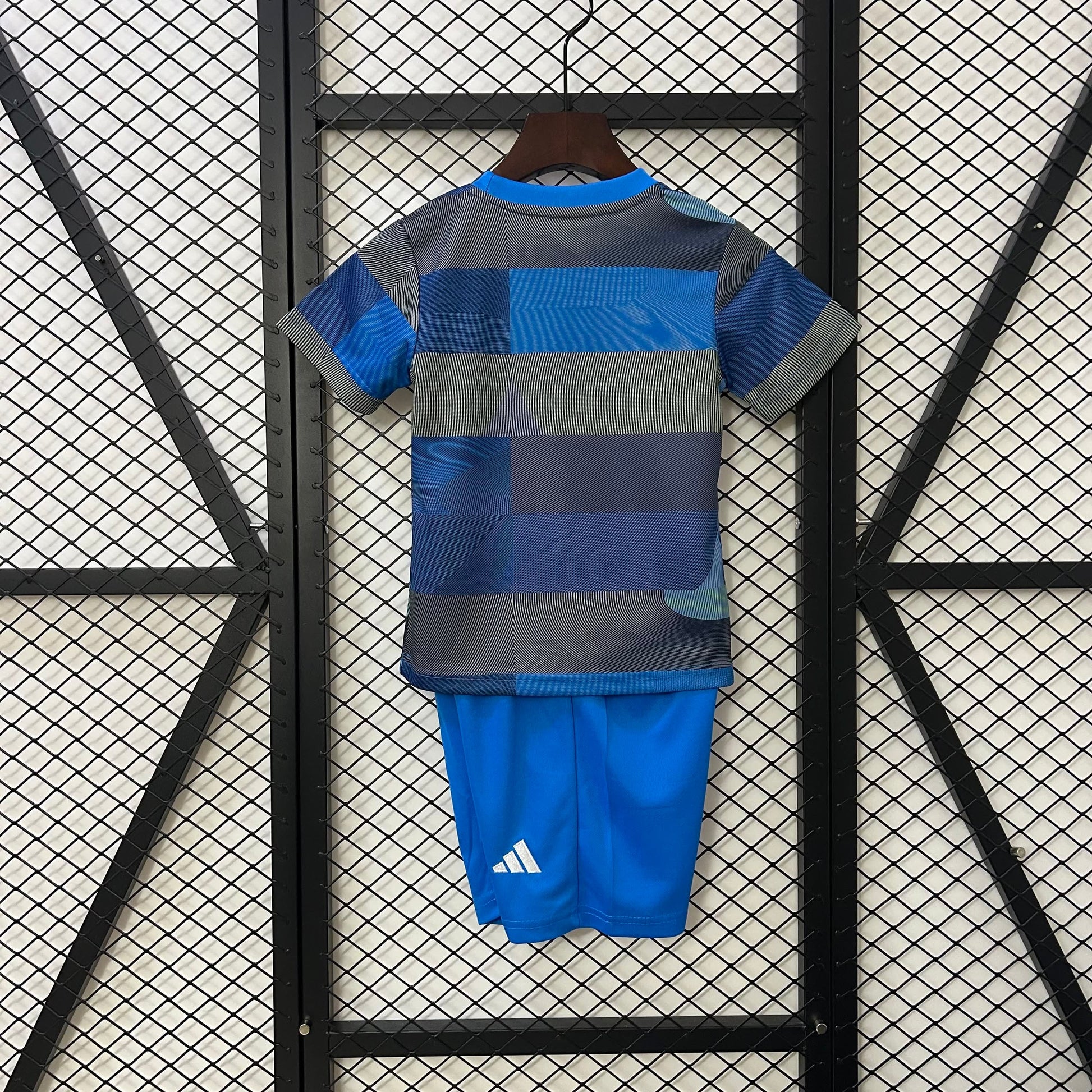Conjunto Infantil Real Madrid Away 25/26
