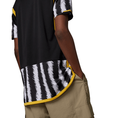 Camisa Juventus Home 23/24 - Branca e Preta